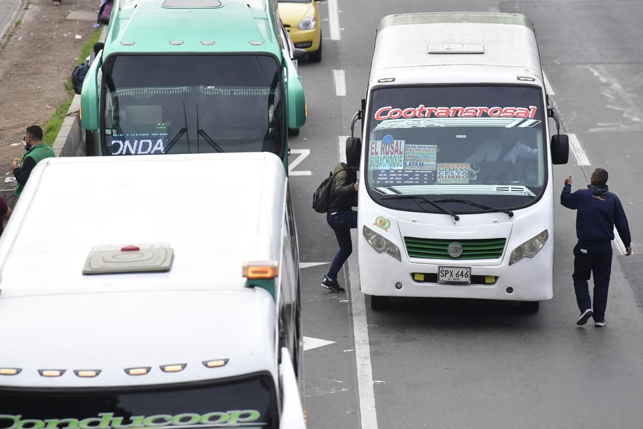 Rutas hacia el Rosal y Subachoque en el corredor de la 80.
