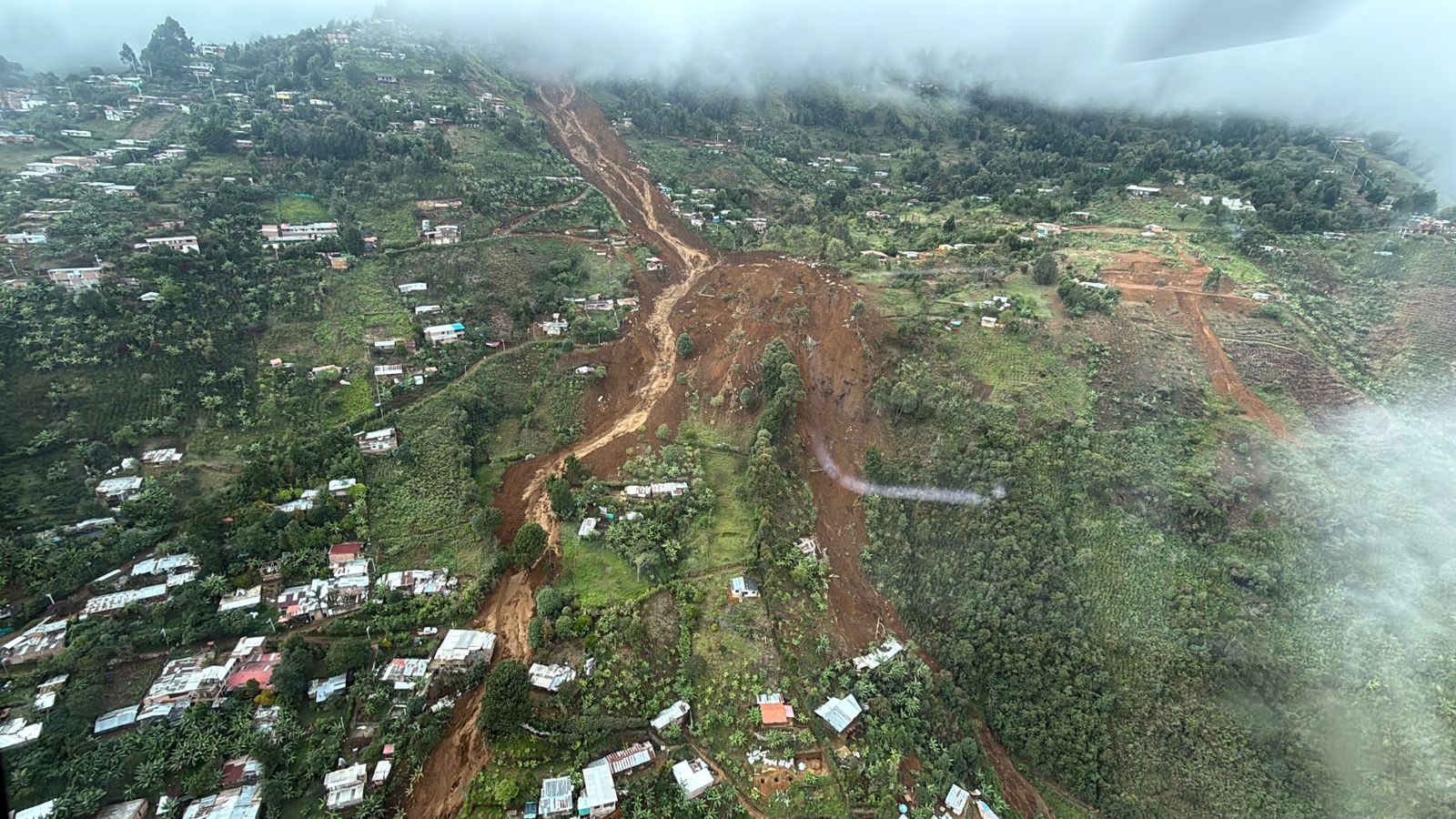 39 familias regresarán a sus viviendas en sectores cercanos al derrumbe en Bello