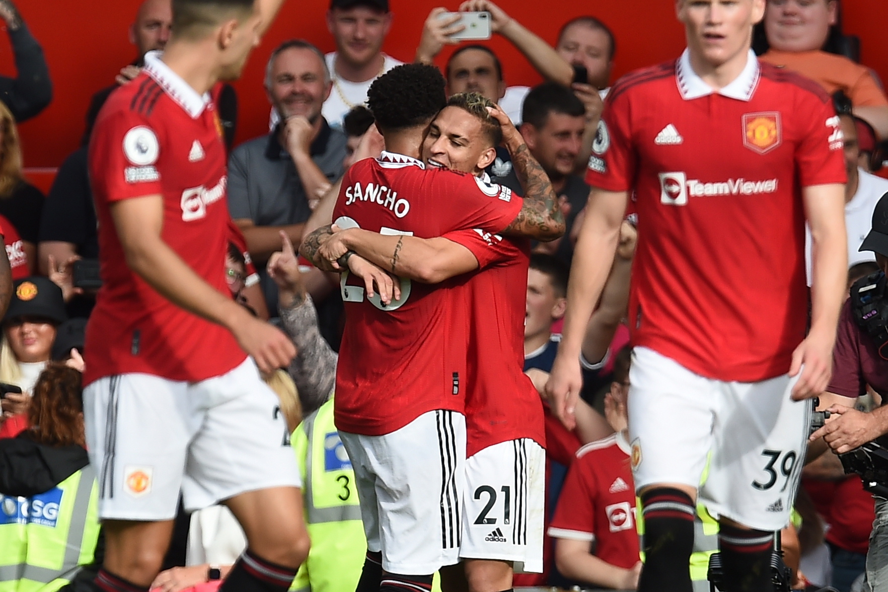 ¿Ten Hag afina su máquina? Con debut goleador de Antony, el United le ganó a Arsenal