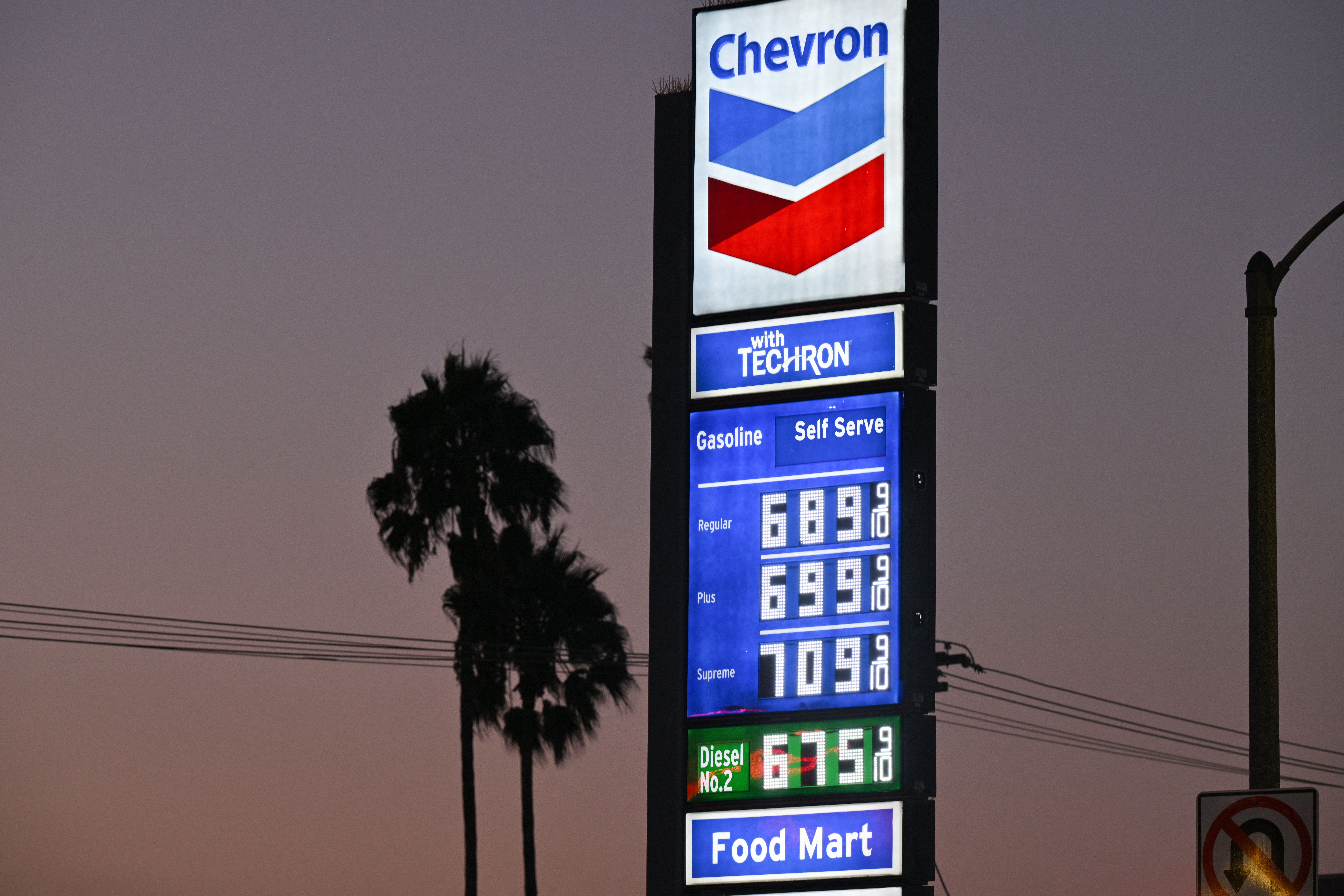Chevron en Venezuela: entre los beneficios económicos y las críticas políticas