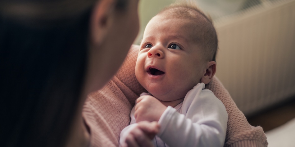 Descubre cómo tu bebé te dice «te amo» sin que te des cuenta