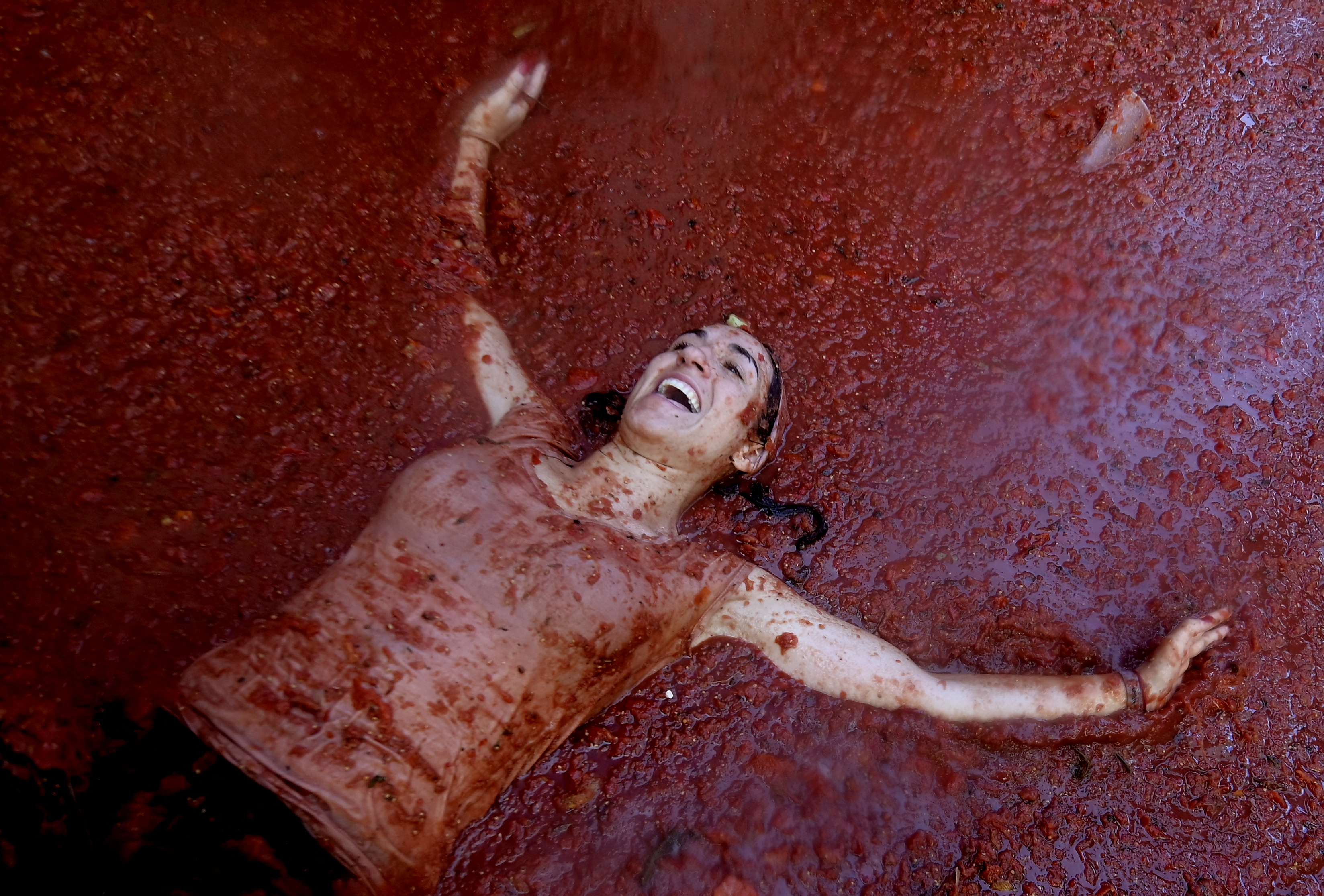 Vuelve “La Tomatina”, la famosa batalla de tomates en Buñol, España