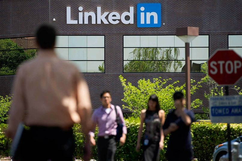 UE aprueba, bajo condiciones, la compra de Linkedin por Microsoft