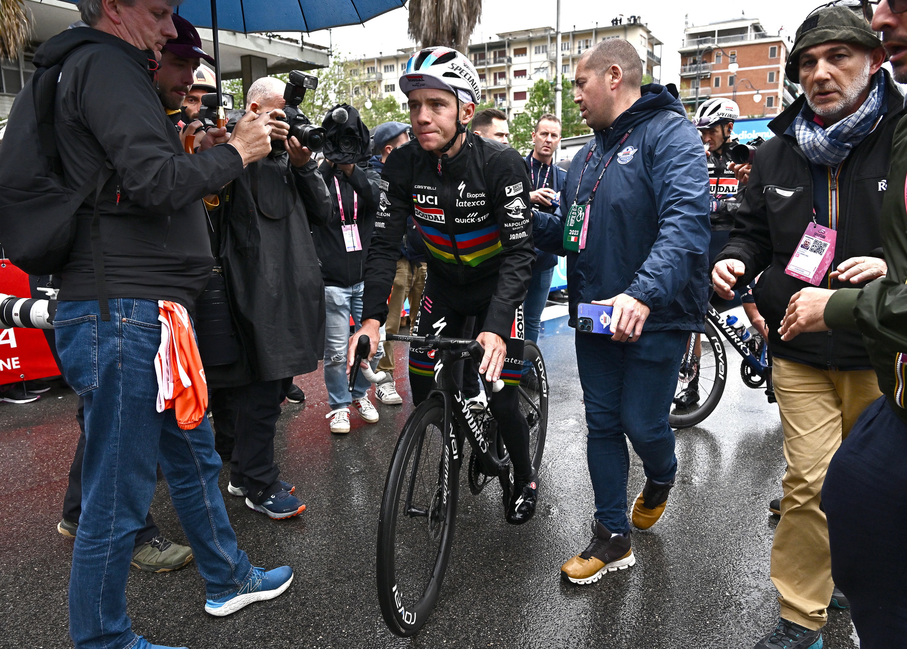 Evenepoel, golpeado, estará presente en la sexta etapa del Giro; así será el recorido