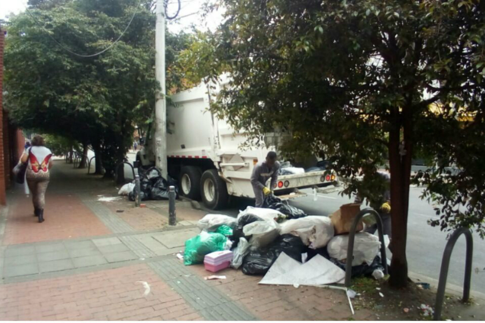 Recolección de basuras en Bogotá, a media marcha