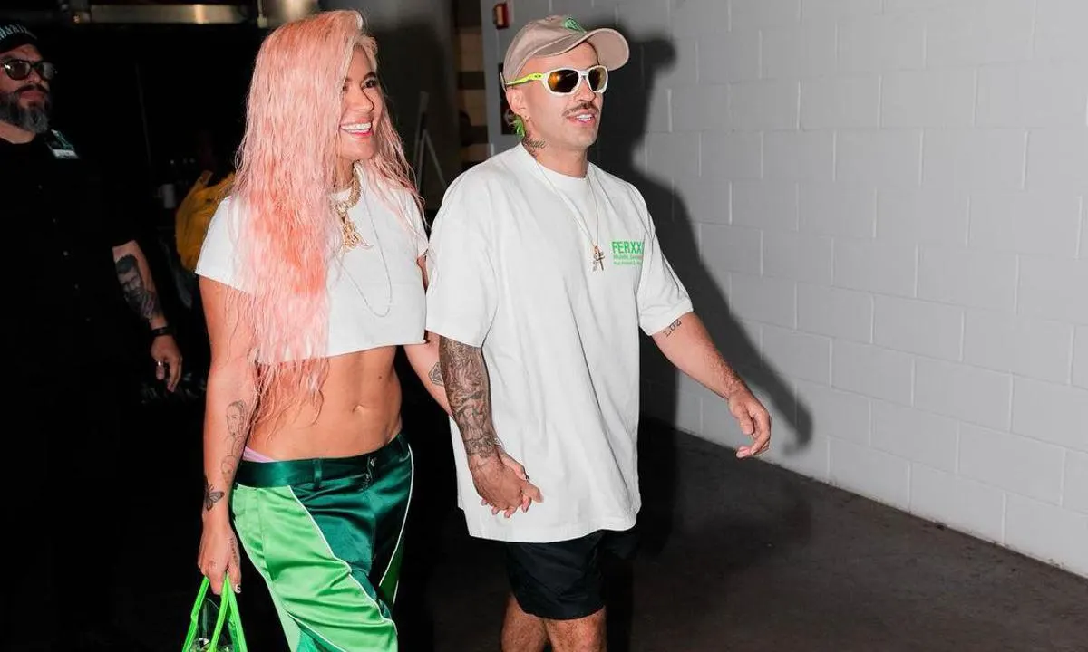 Feid y Karol G protagonizaron romántica escénica tras concierto de ‘La Bichota’