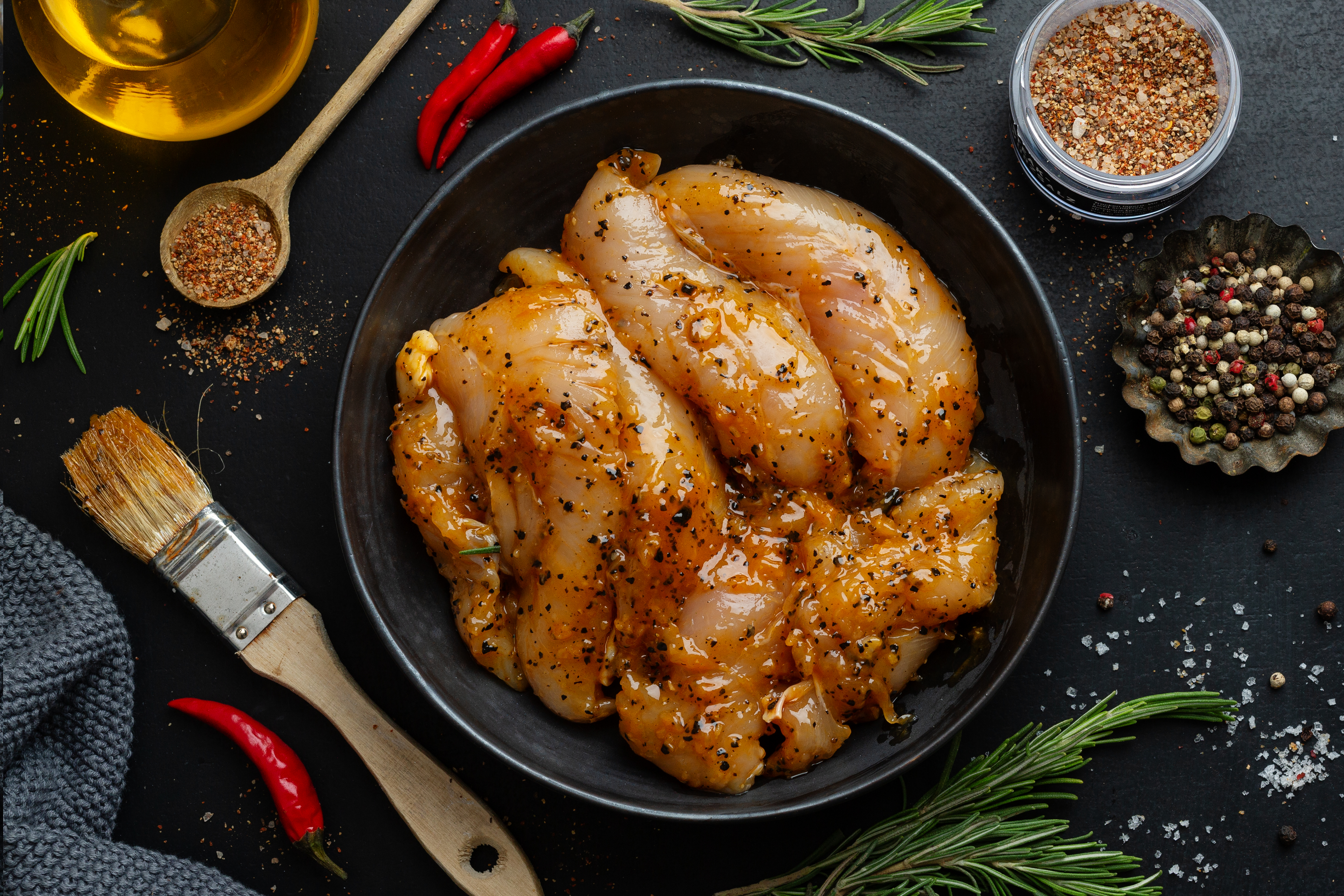 En 10 minutos: receta para hacer adobo amarillo multiusos