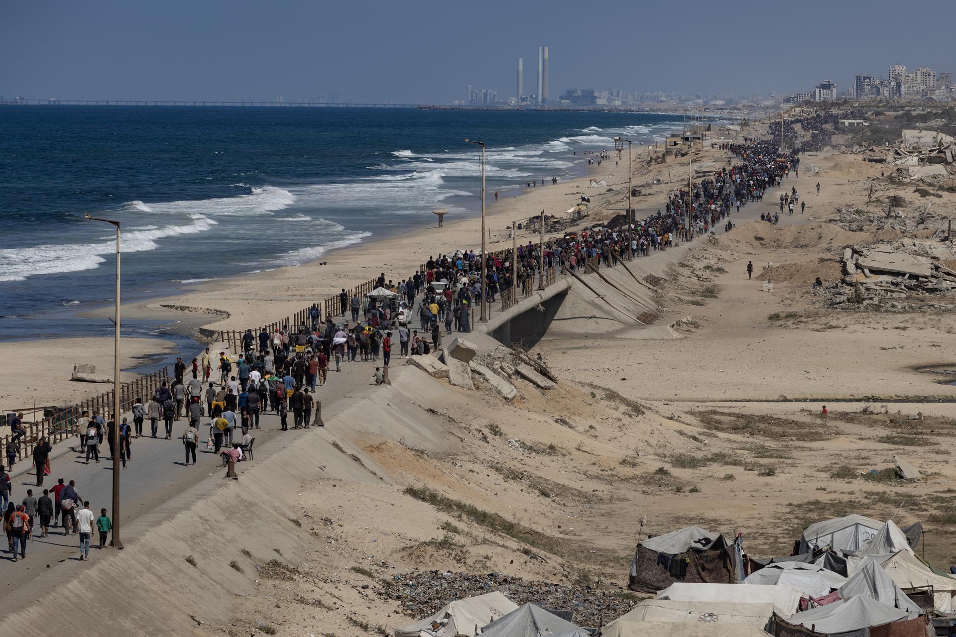 Regresar a Gaza: miles de personas comienzan el retorno a sus hogares