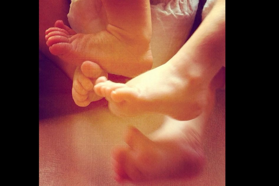 Chris Hemsworth y Elsa Pataky presentan a sus mellizos