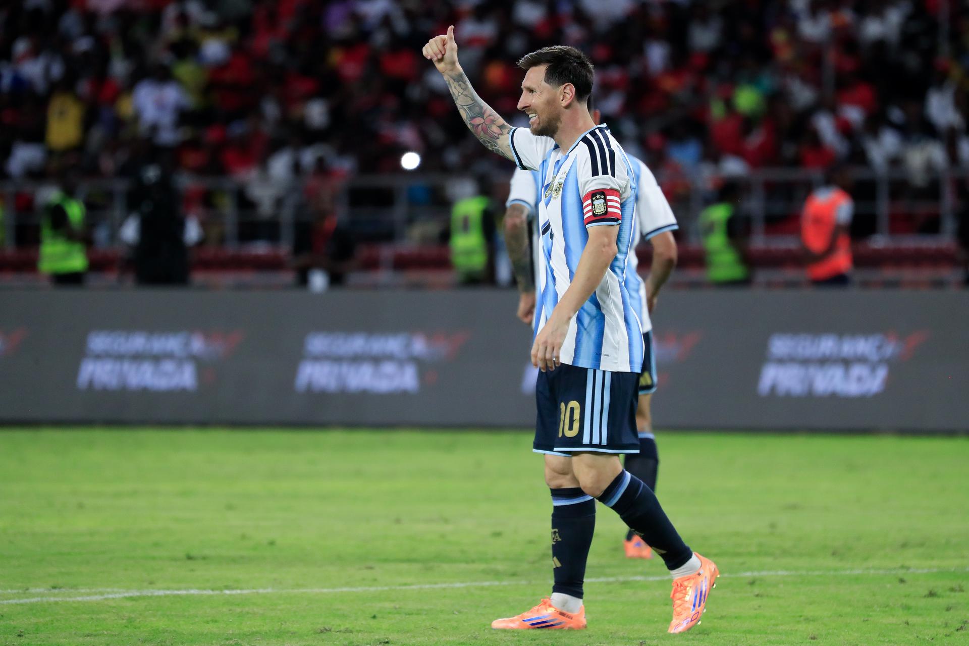 ¡Messi desató la locura en África! Anotó y asistió en el amistoso frente Angola