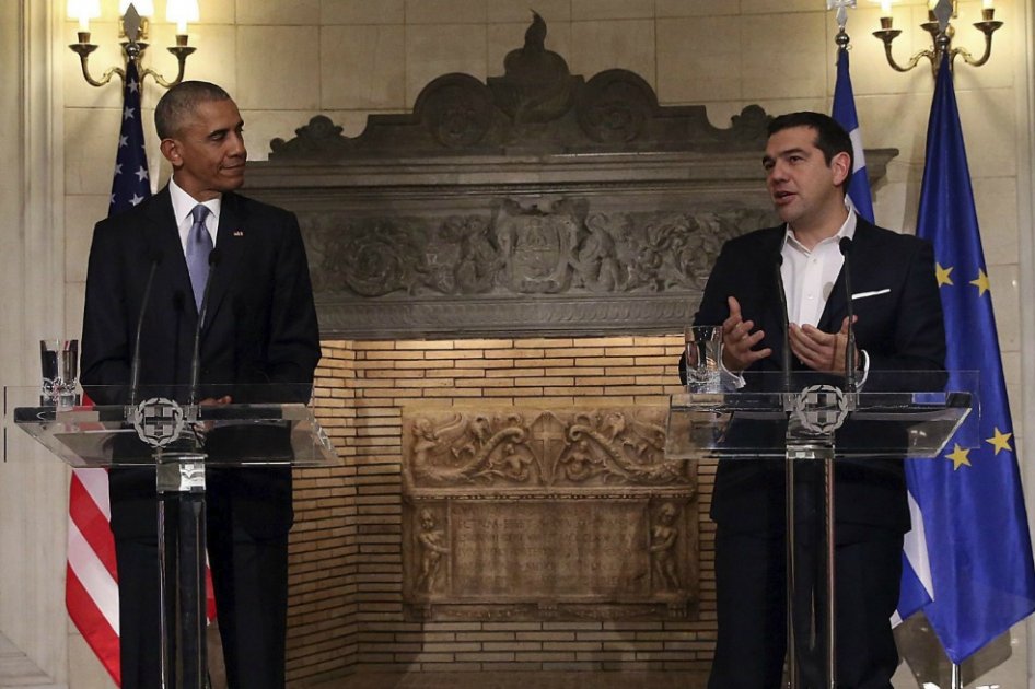 El presidente estadounidense, Barack Obama, ofrece una rueda de prensa junto al primer ministro griego, Alexis Tsipras, tras su reunión en la Mansión Maximos en Atenas. /EFE