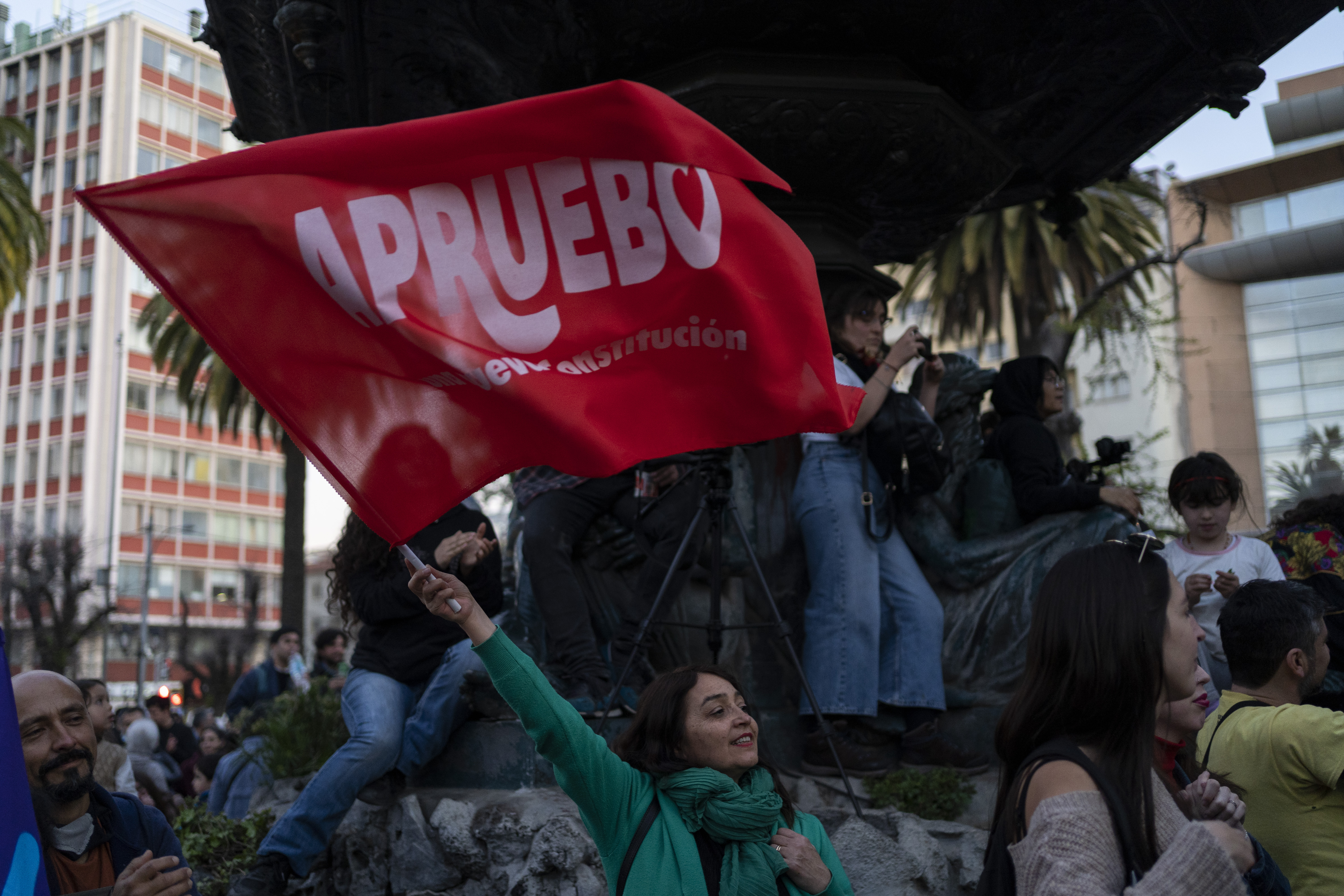 Video: fanático del Rechazo atropella a ciclistas en marcha por el Apruebo en Chile