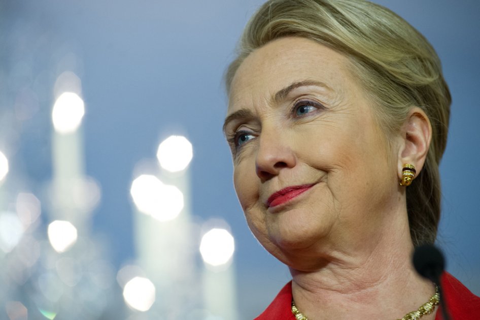 Hillary Clinton continúa hospitalizada en Nueva York