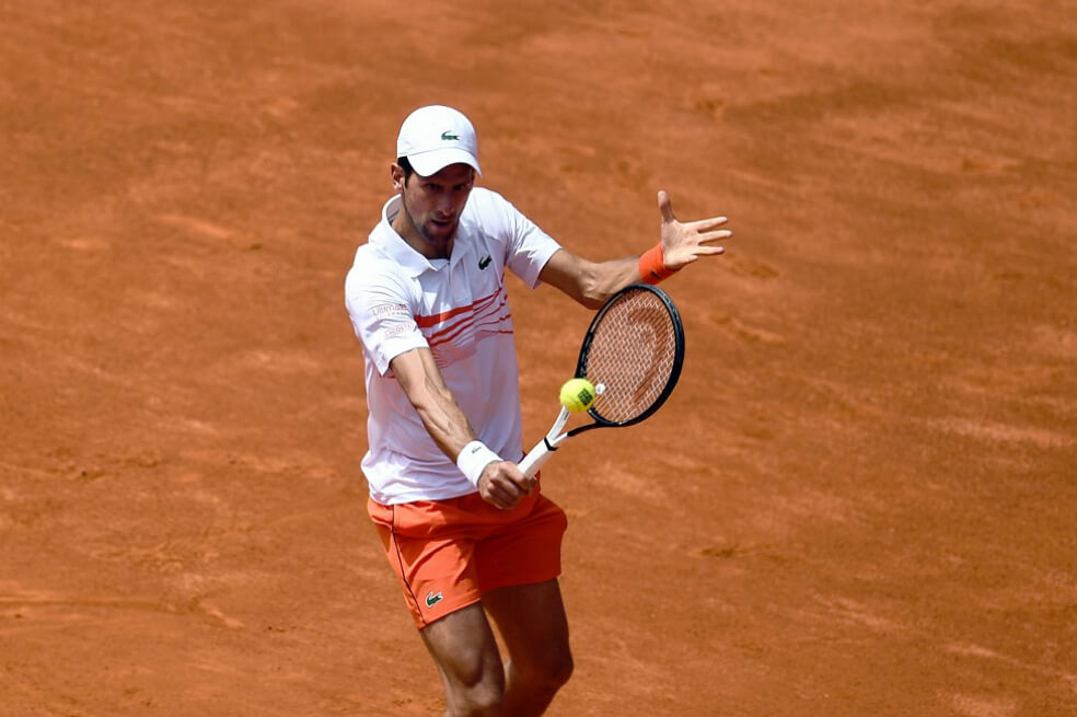 Djokovic, a semifinales del torneo de Madrid por retiro de Cilic