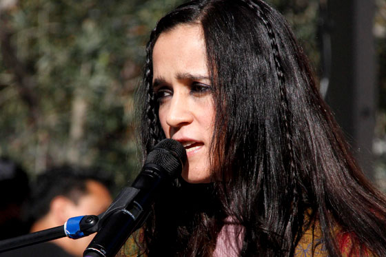 Julieta Venegas: “México es un país corrupto y políticamente inmaduro”