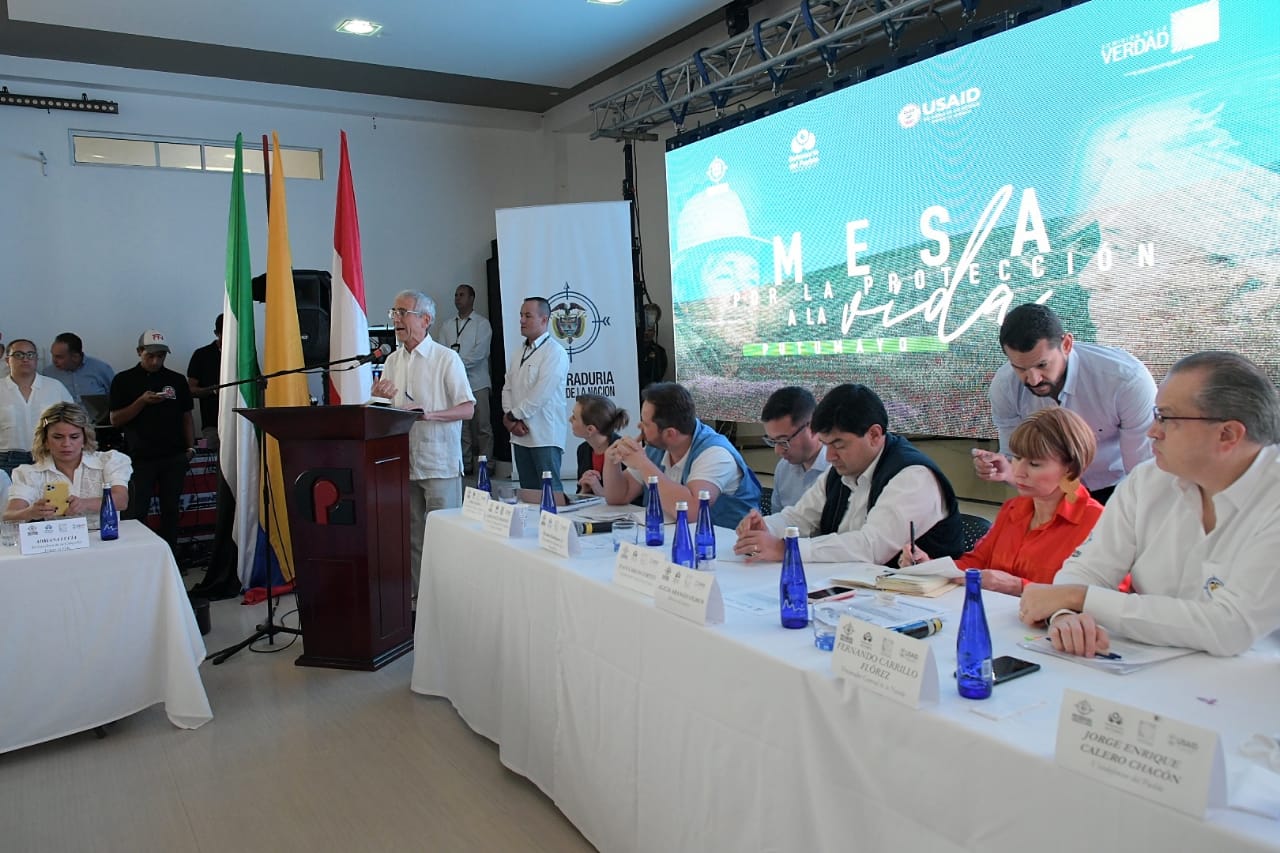 Gobierno y organizaciones vinculadas al acuerdo de paz fijan ruta para proteger a líderes sociales