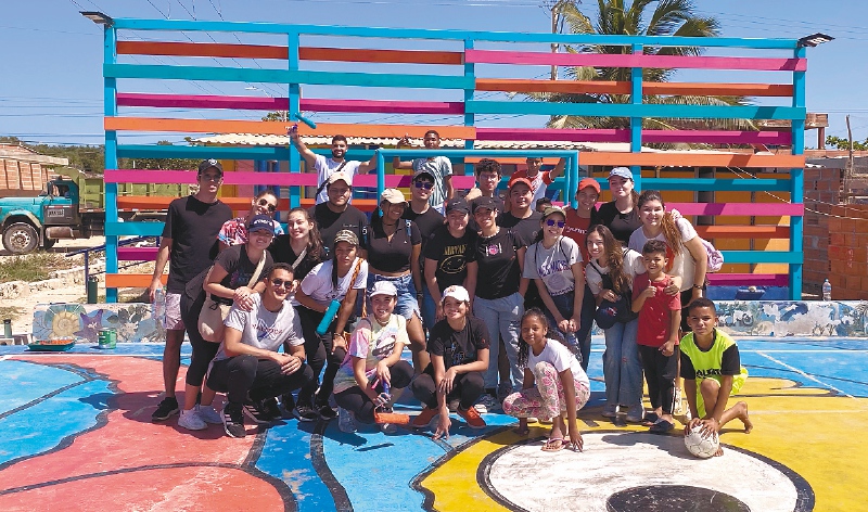 La cancha se adecuó según las necesidades de los jóvenes de la comunidad. / Cortesía Universidad del Norte