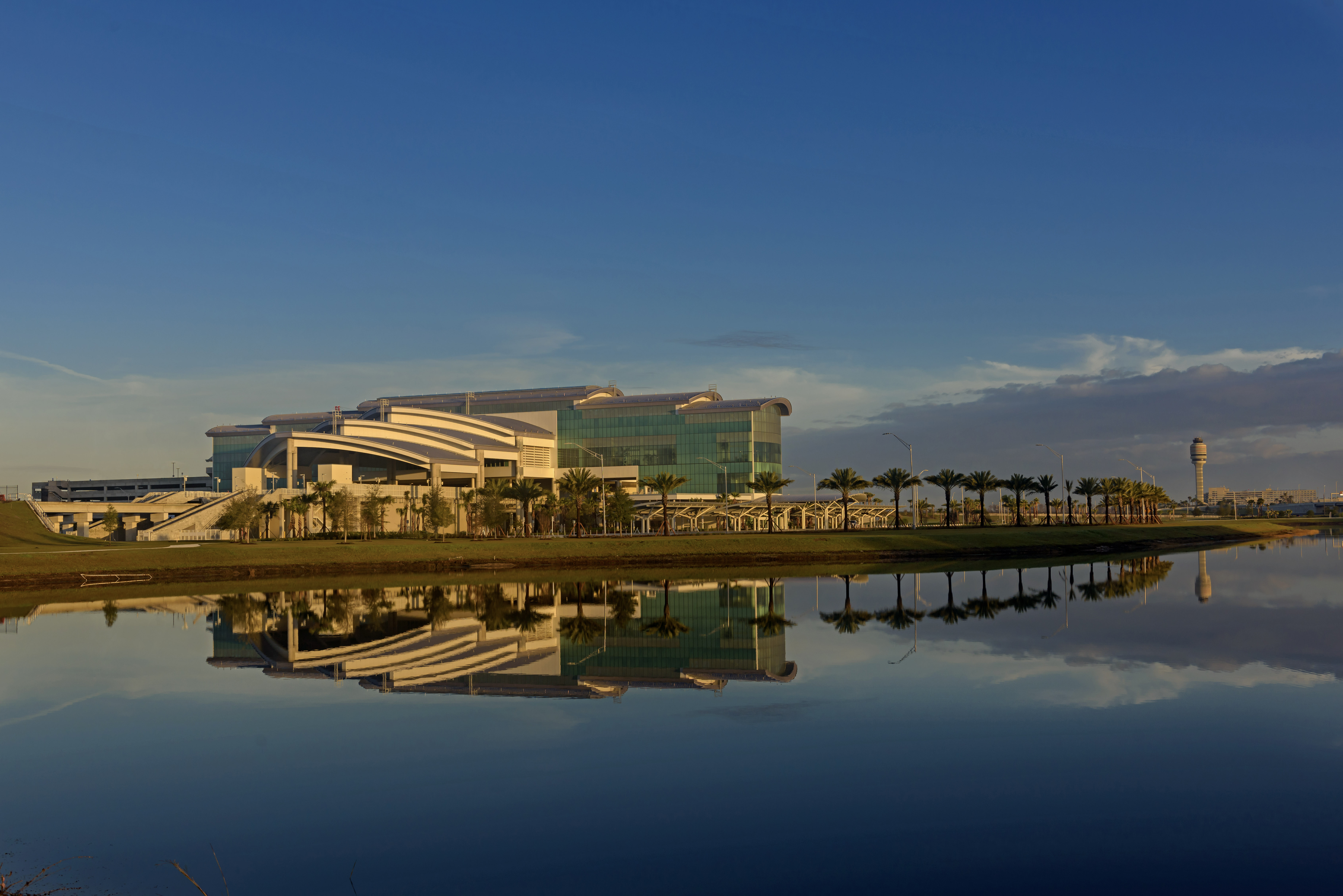 El Aeropuerto Internacional de Orlando actualmente está en el desarrollo del proyecto de construcción más grande de su historia.