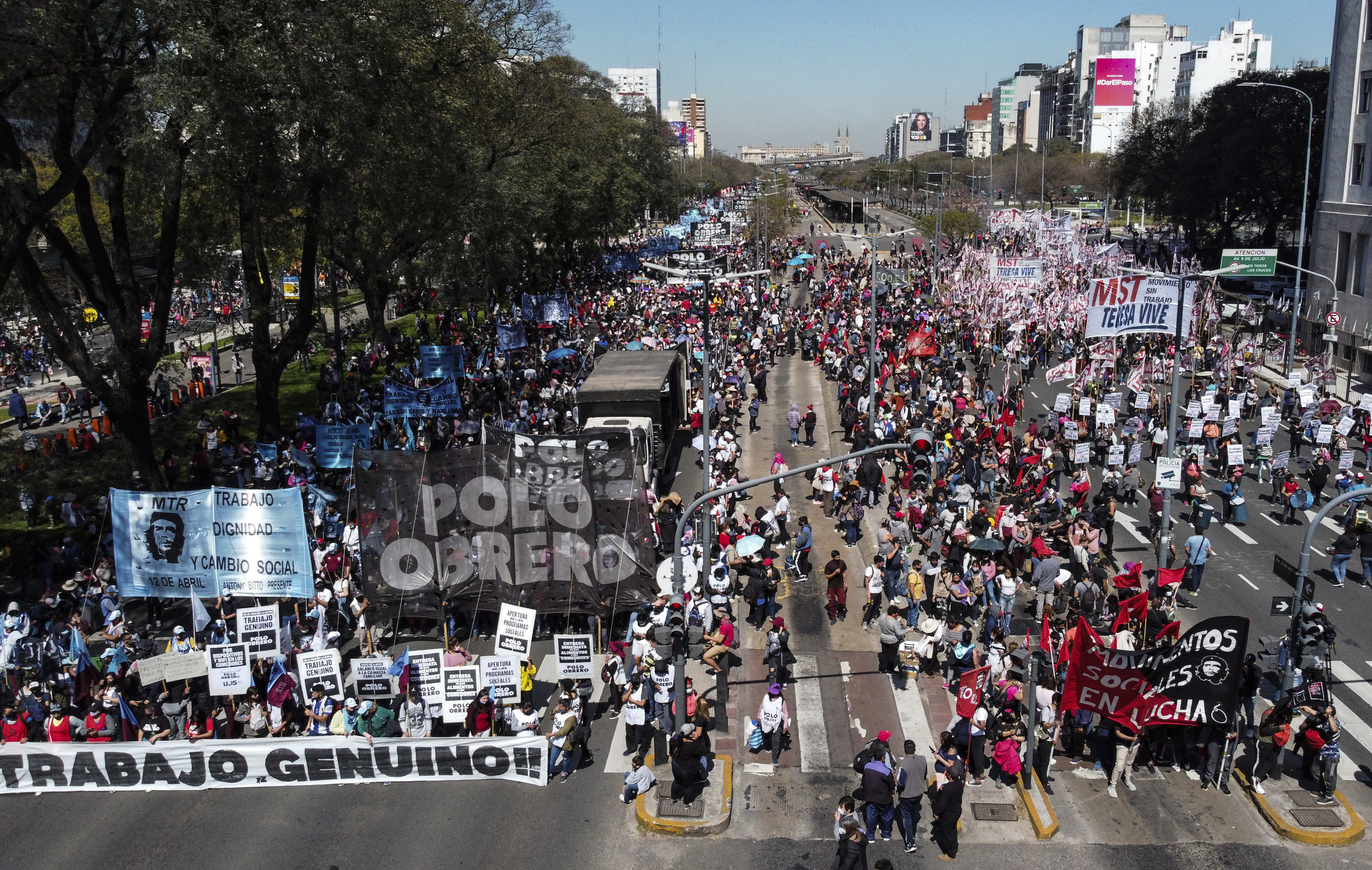 Argentinos protestan en Buenos Aires exigiendo mejoras económicas al Gobierno