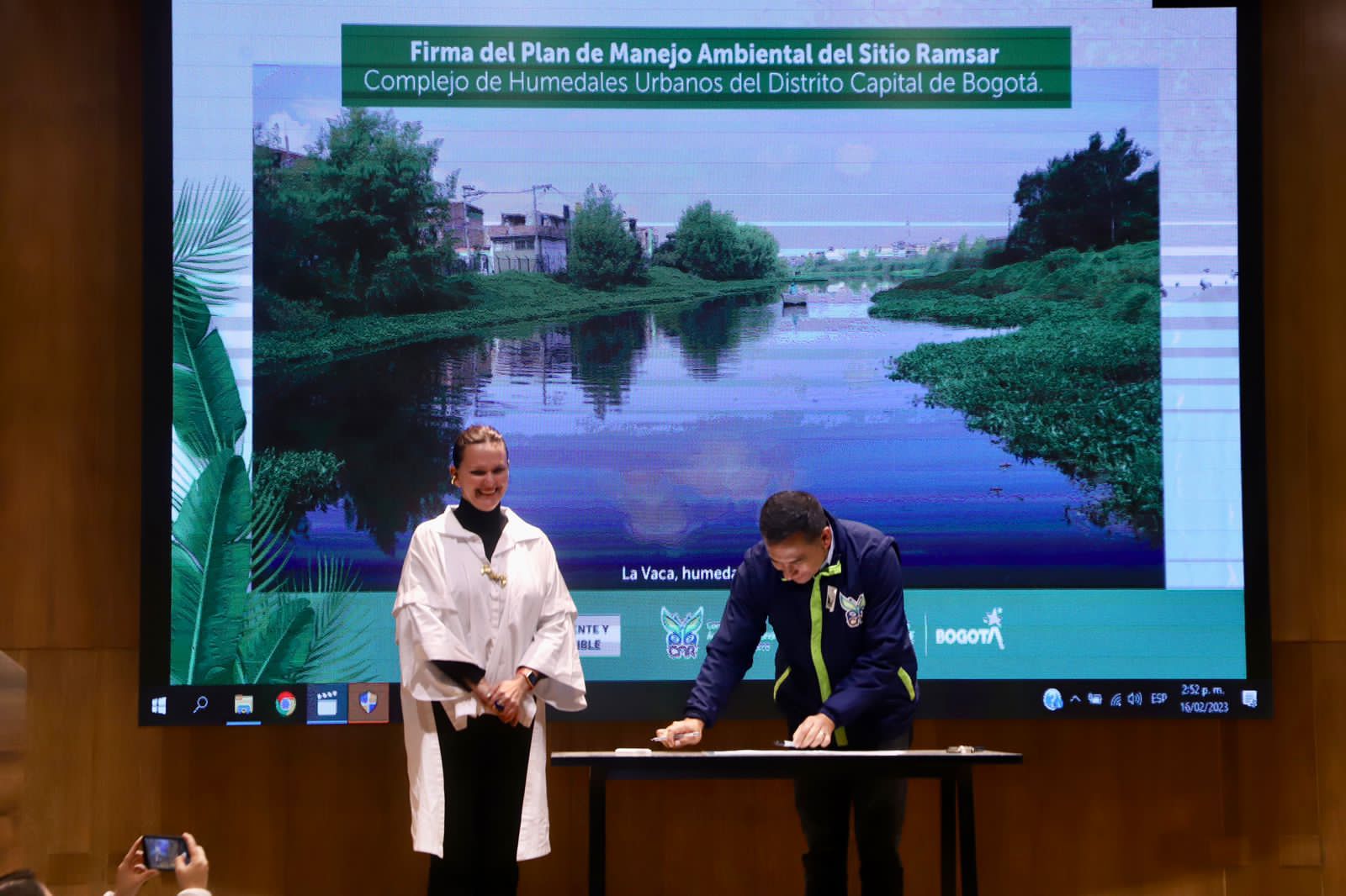 Distrito y CAR firman Plan de Manejo Ambiental de Humedales Urbanos en Bogotá