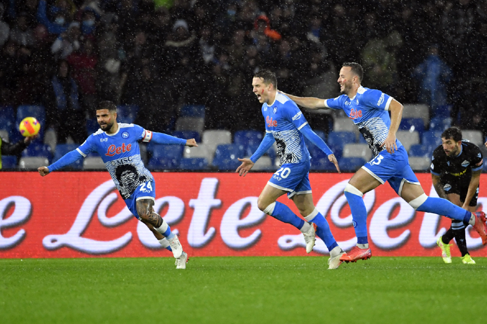 Serie A: en el día del homenaje a Maradona, Napoli goleó a Lazio y sigue líder