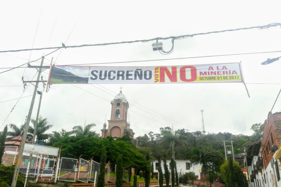 Habitantes de Sucre, Santander, salen a votar este domingo para decidir su futuro minero