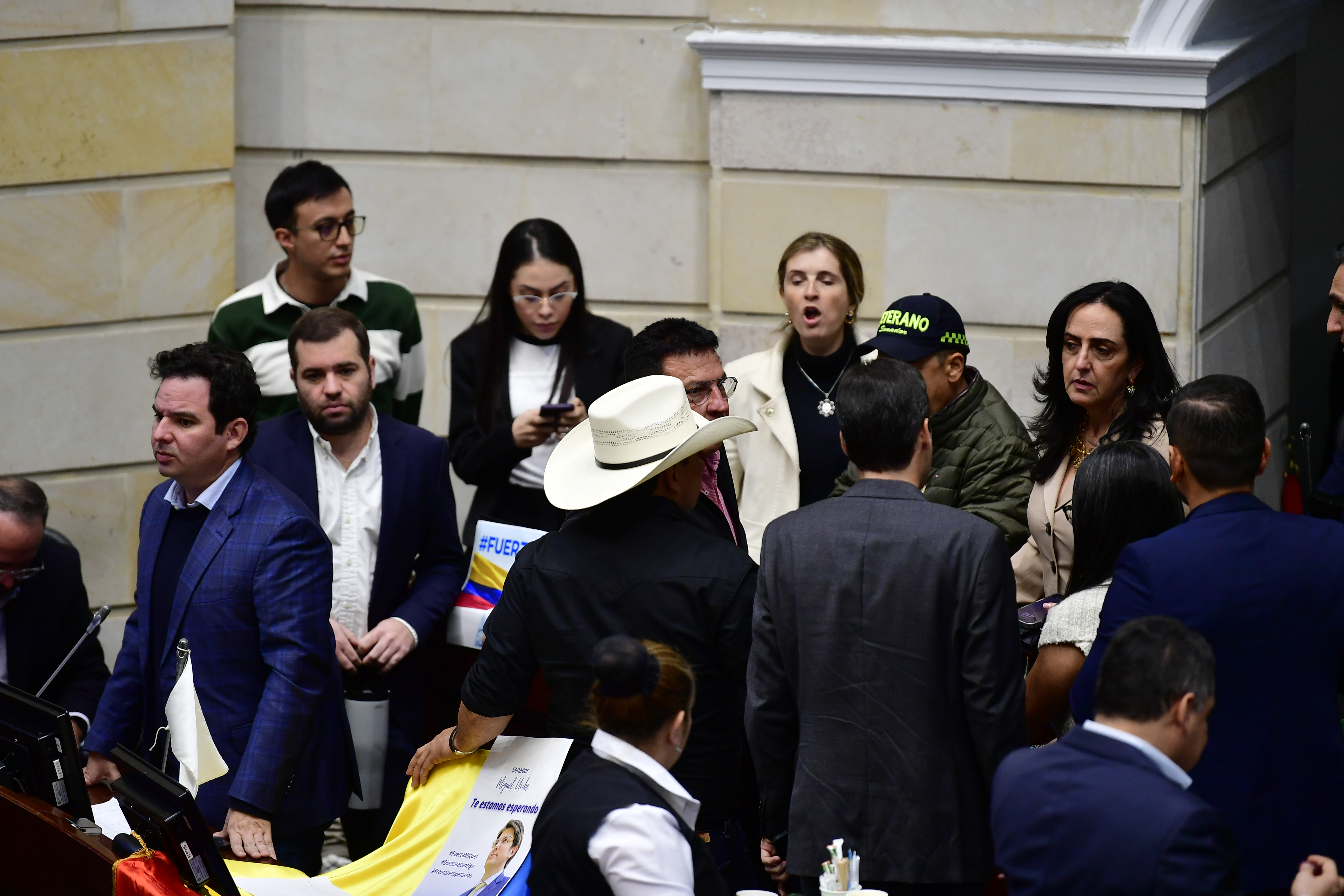 Cumbre opositora toma forma mientras se estudian otras caras para enfrentar a la izquierda