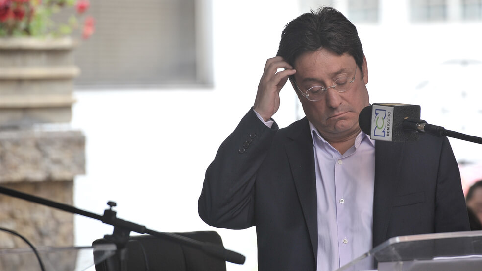 Las preguntas de “Pacho” Santos por versiones que lo vincularían con paramilitares