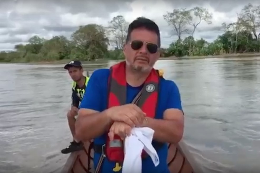 Padres de estudiantes accidentados en río Ariari cuestionan responsable de la vía