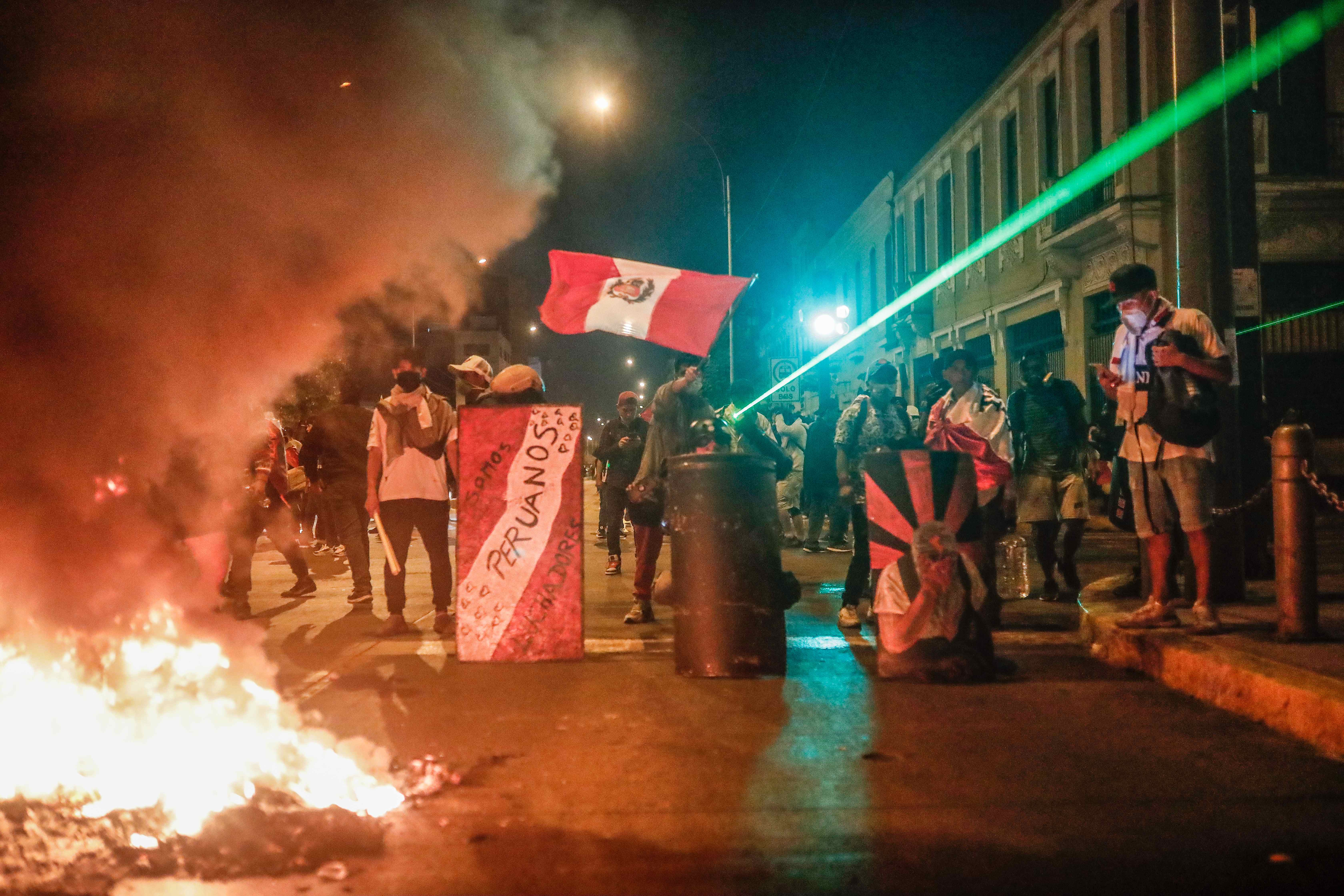 Al menos siete muertos en las protestas de Perú; estado de emergencia en Apurímac