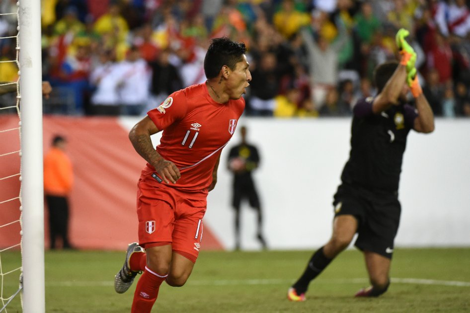 Ruidíaz admite que el gol con el que eliminó a Brasil fue con la mano