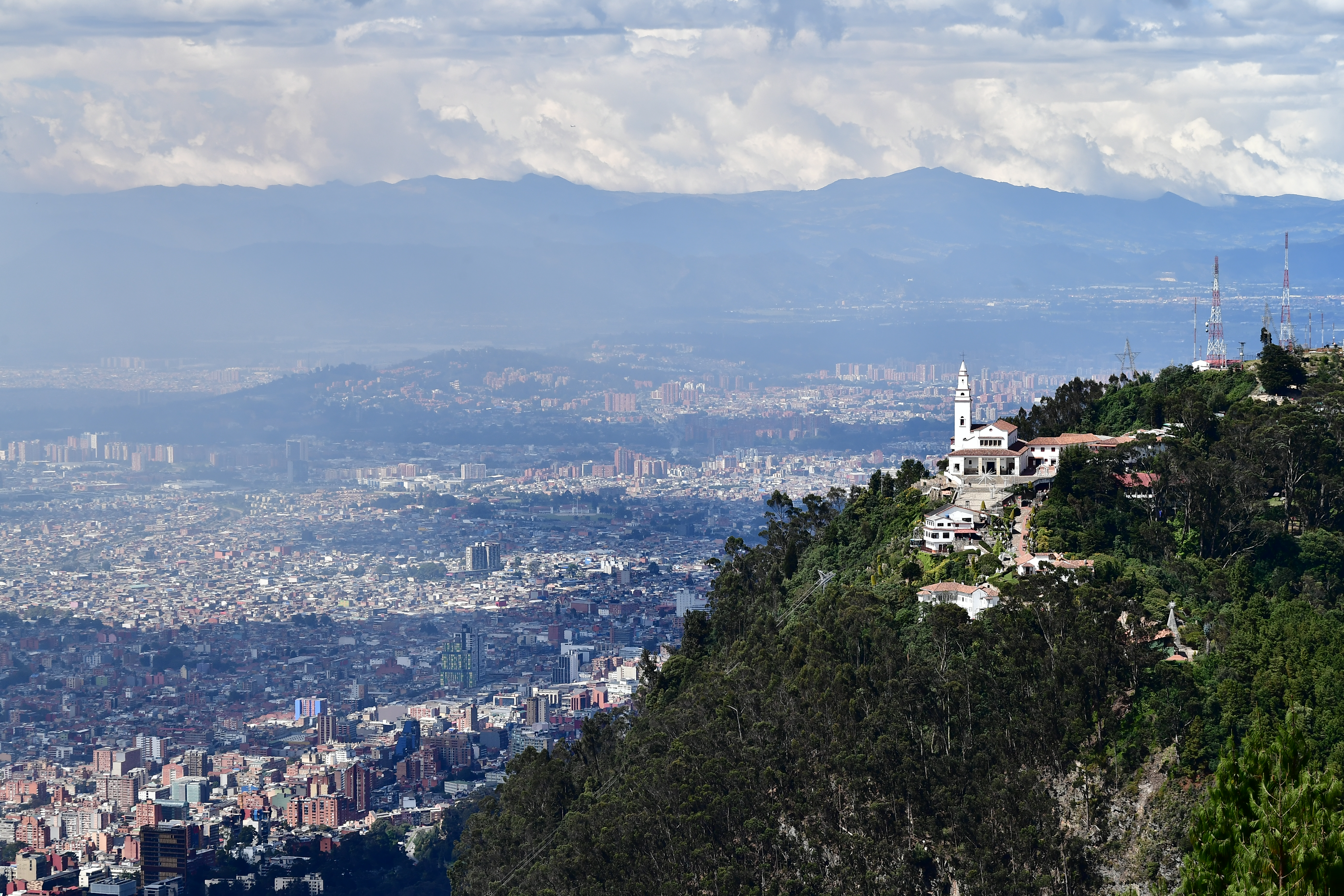 ¿Cuáles son los horarios para subir a Monserrate el Día de las Madres?