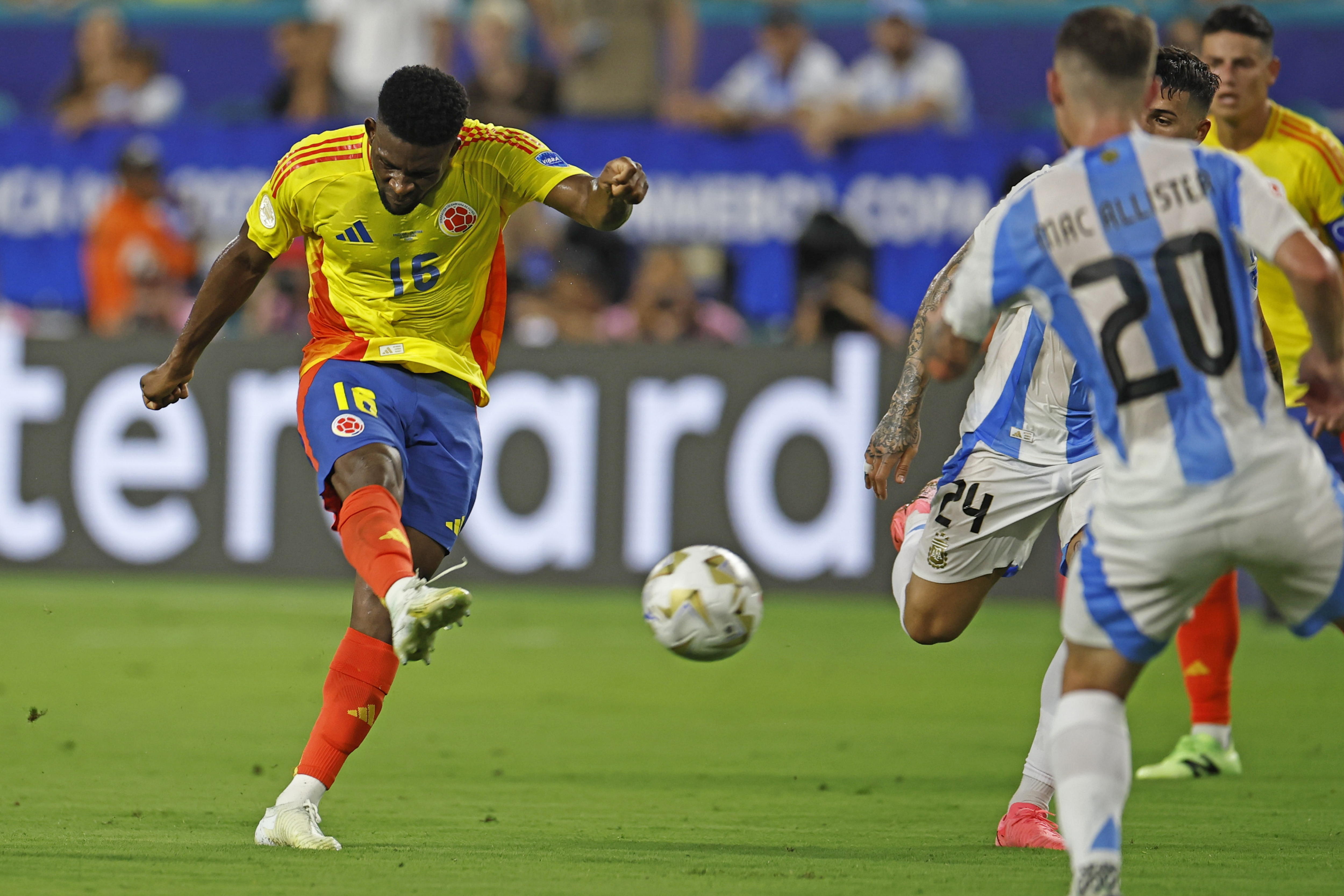 Este es el impresionante récord que consiguió Jefferson Lerma en el fútbol inglés