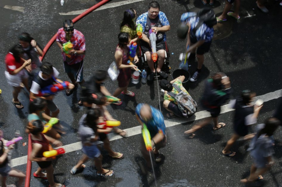 Tailandia celebró el Año Nuevo con batallas de agua en las calles