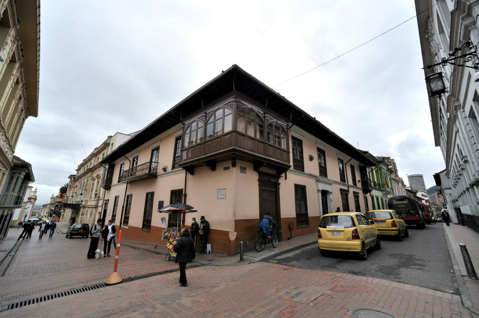 Critican expansión del Teatro Colón
