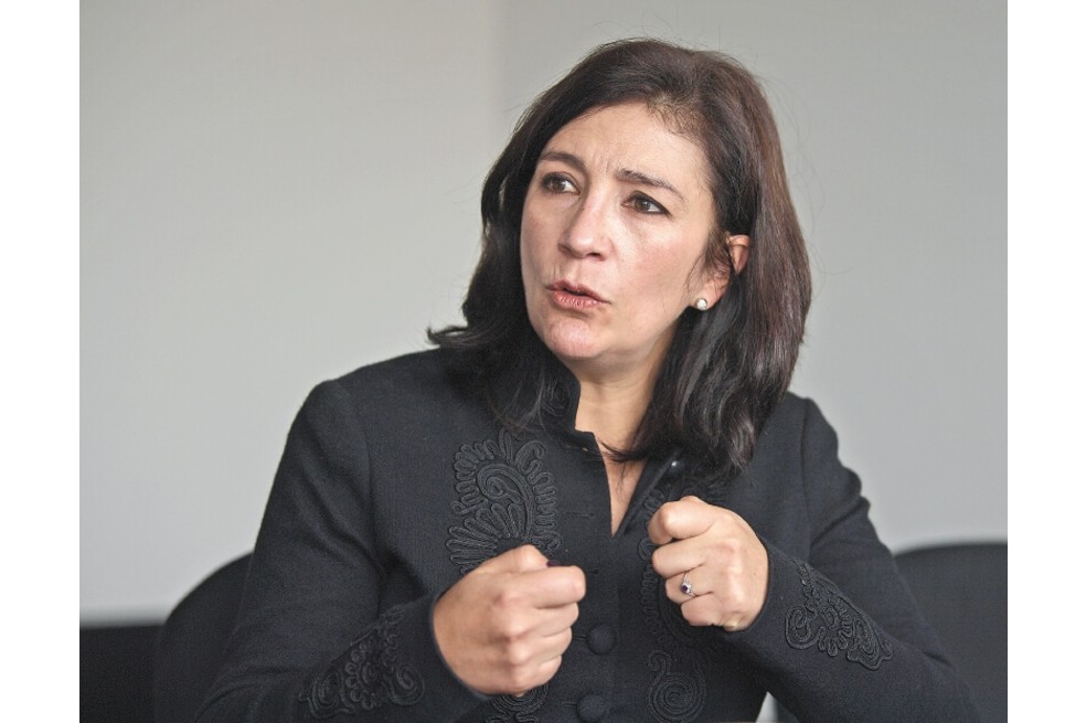 «Nos ahogan los trámites y los papeles»: presidenta de la Corte Constitucional