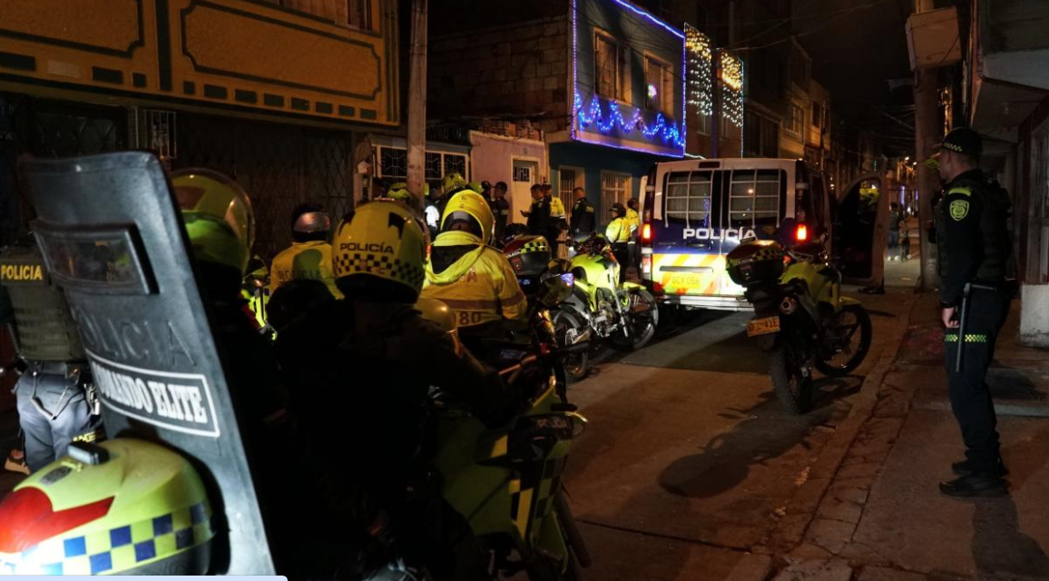 Autoridades cierran establecimientos por bebidas embriagantes en mal estado