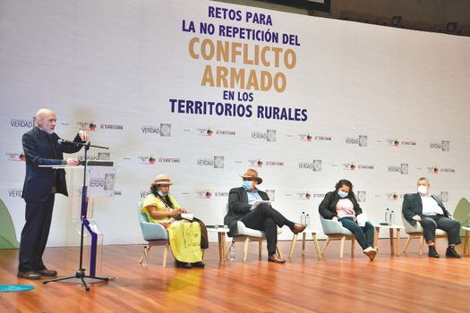 El aporte de los diálogos plurales al informe final de la Comisión de la Verdad