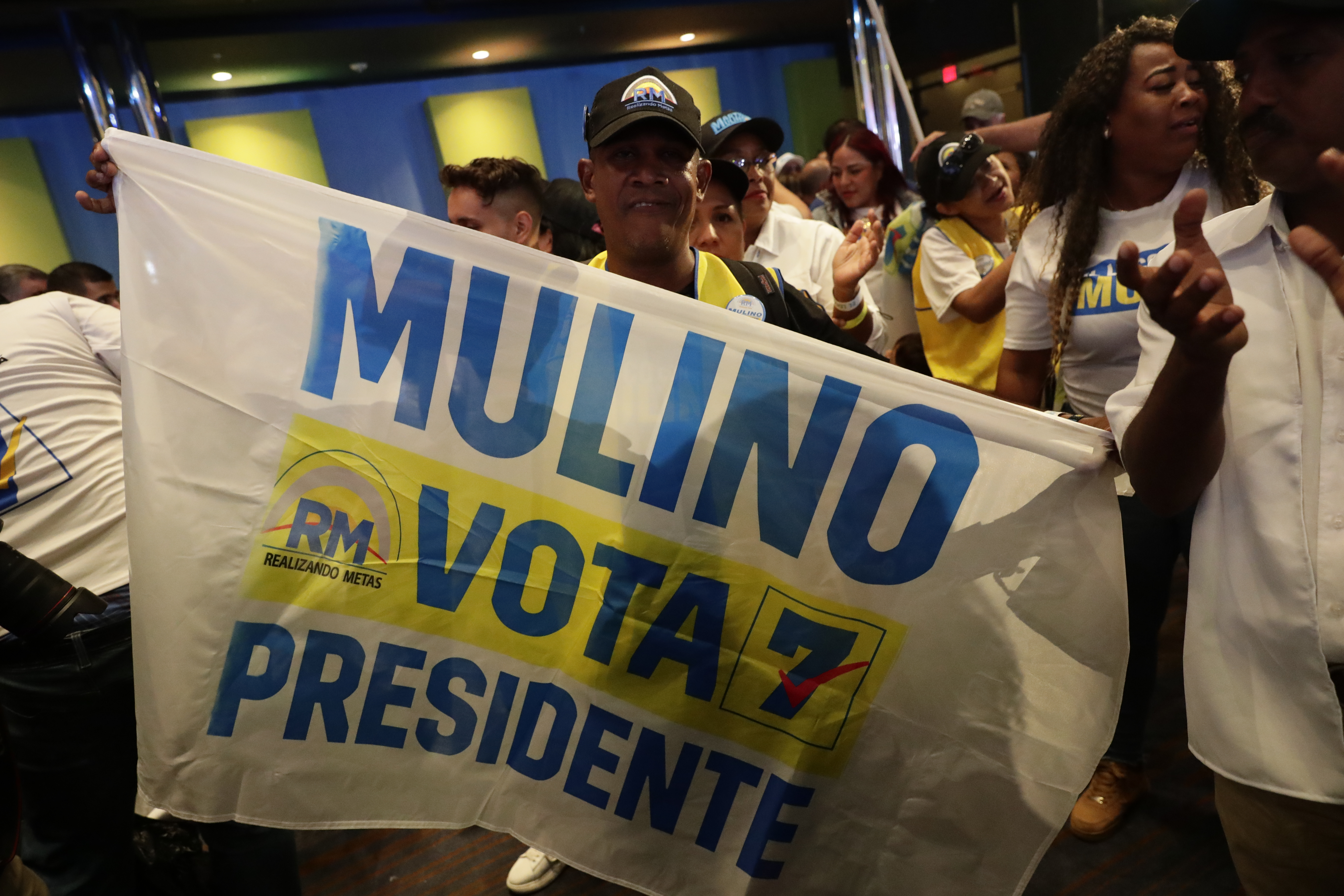 Elecciones en Panamá: Mulino, candidato de Martinelli, lidera el conteo de votos
