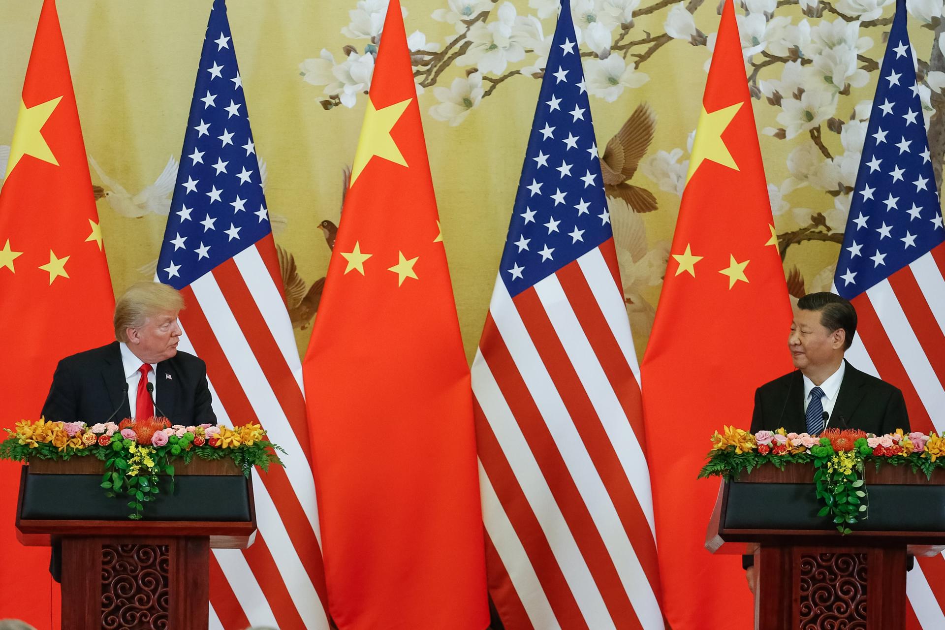 Trump suaviza postura con China, pero mantiene advertencia sobre aranceles