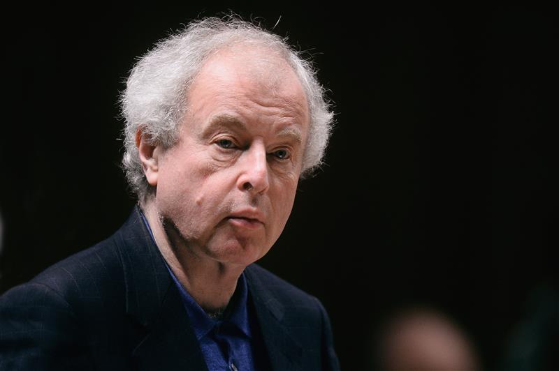 Pianista cancela conciertos en EE.UU. en protesta por políticas de Trump