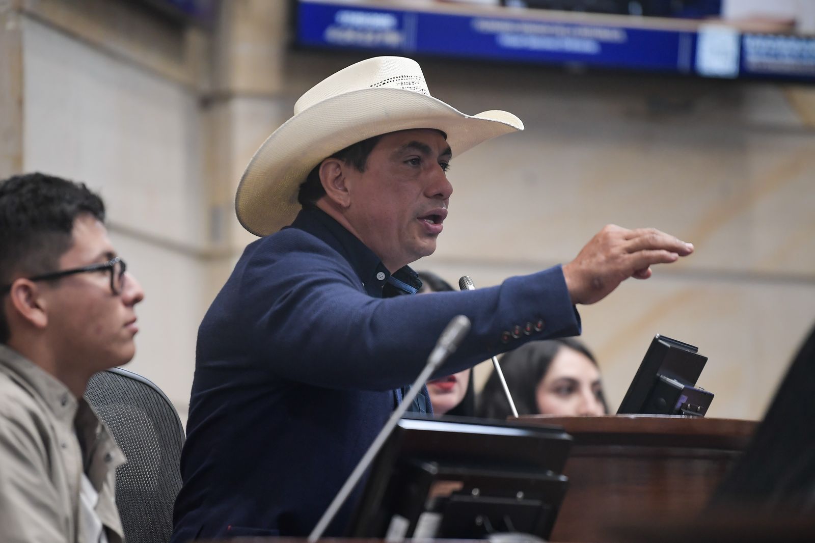 Alirio Uribe, centro democrático