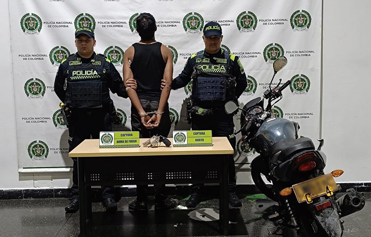 Hijo de Iván René Valenciano, a prisión domiciliaria mientras encara proceso por robo