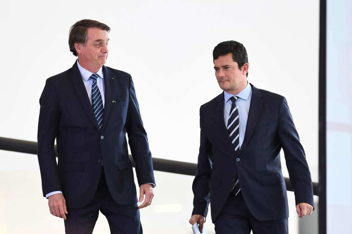 Bolsonaro llama «judas» a Sergio Moro y dice que «nadie dará un golpe» en su contra