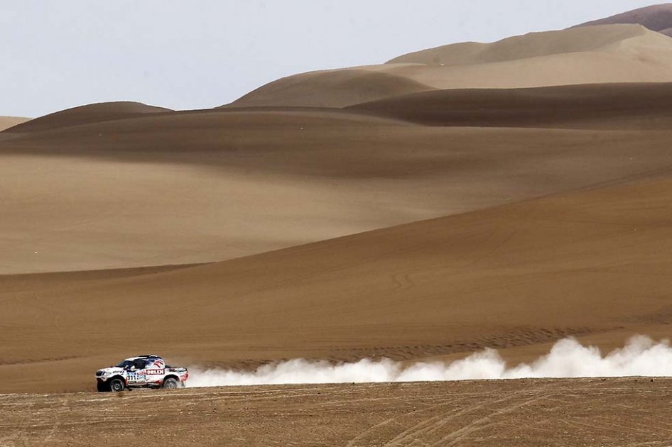El piloto polaco Marek Dabrowski del equipo Toyota. Foto: EFE