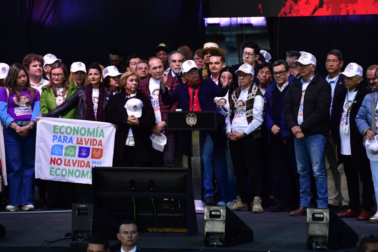 Petro retomó las calles buscando la reelección inmediata de su programa: sacudió a sus bases