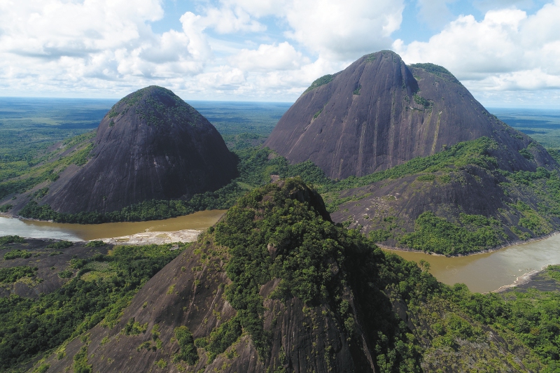 Secretos de piedra: tres planes ocultos en los Cerros de Mavecure
