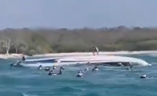 Así fue el rescate de 40 personas tras naufragio en Cartagena