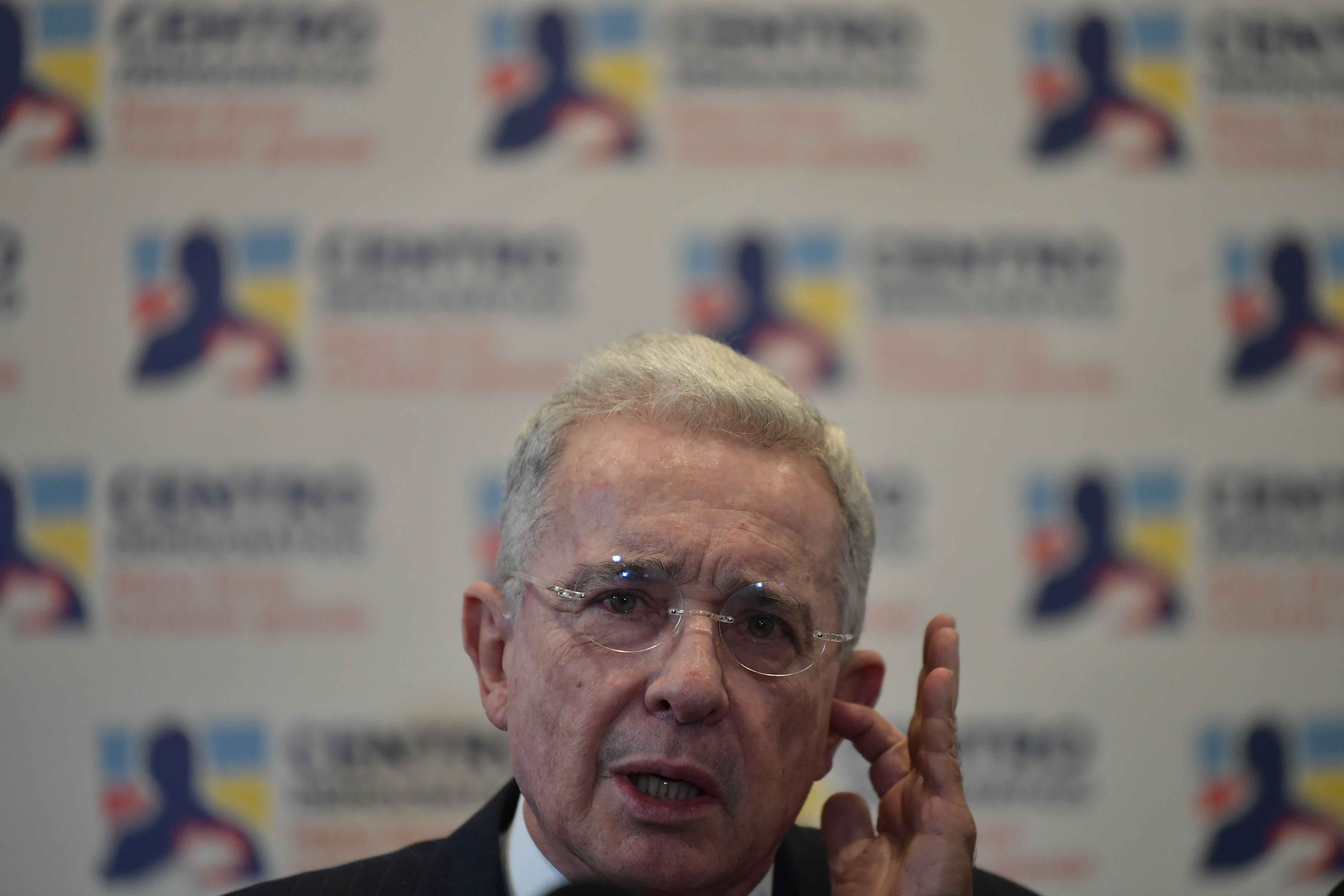 Caso Uribe: Fiscalía escuchó a su manera grabación comprometedora