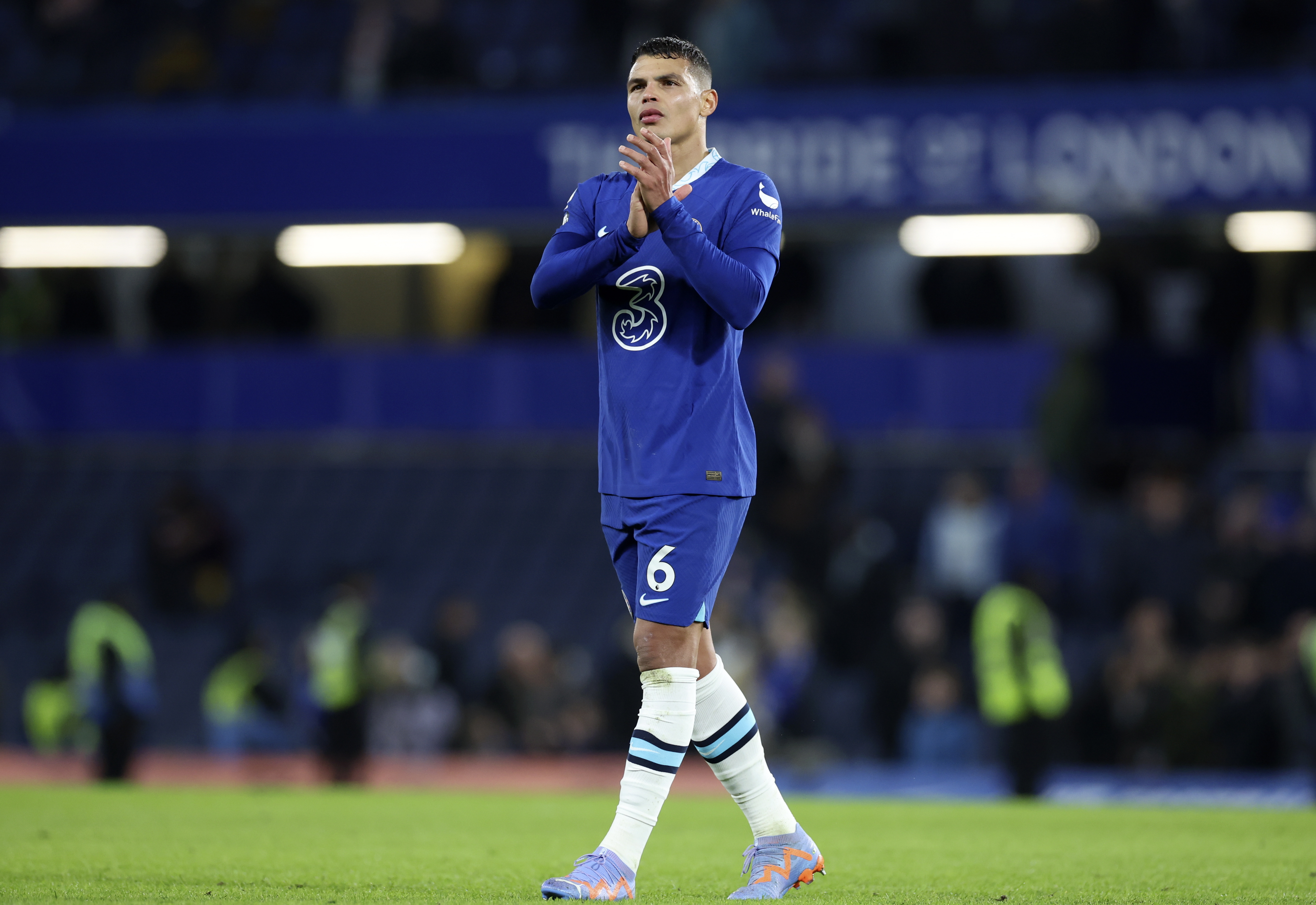 Como el vino: Chelsea renovó al veterano Thiago Silva